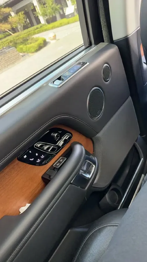 2022 Land Rover Range Rover 3.0T 400HP L6 8AT,autocango,china used car exporter,china ev exporter,chinese used car exporter,chinese used ev exporter