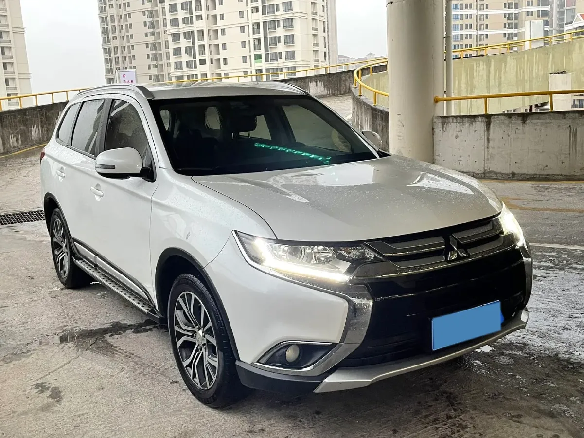 2018 Mitsubishi Outlander 2.0L 166HP L4 CVT,autocango,china used car exporter,china ev exporter,chinese used car exporter,chinese used ev exporter