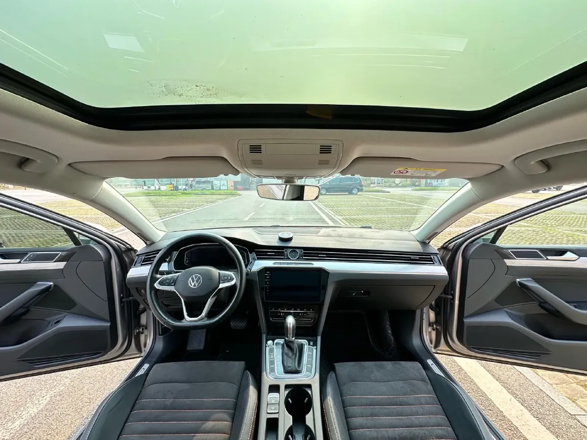 2020 Volkswagen Magotan 2.0T 186HP L4 7DCT,autocango,china used car exporter,china ev exporter,chinese used car exporter,chinese used ev exporter