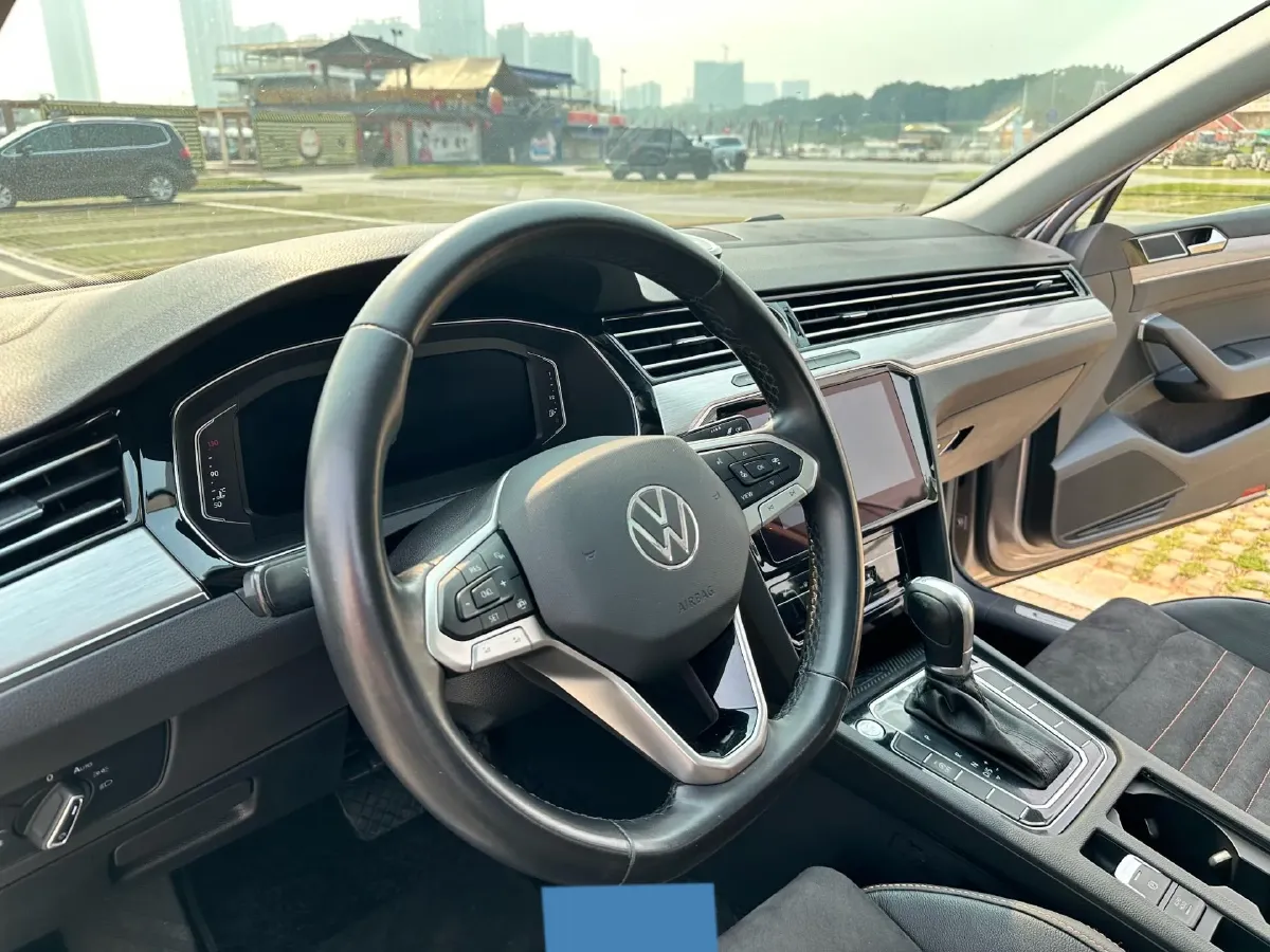 2020 Volkswagen Magotan 2.0T 186HP L4 7DCT,autocango,china used car exporter,china ev exporter,chinese used car exporter,chinese used ev exporter