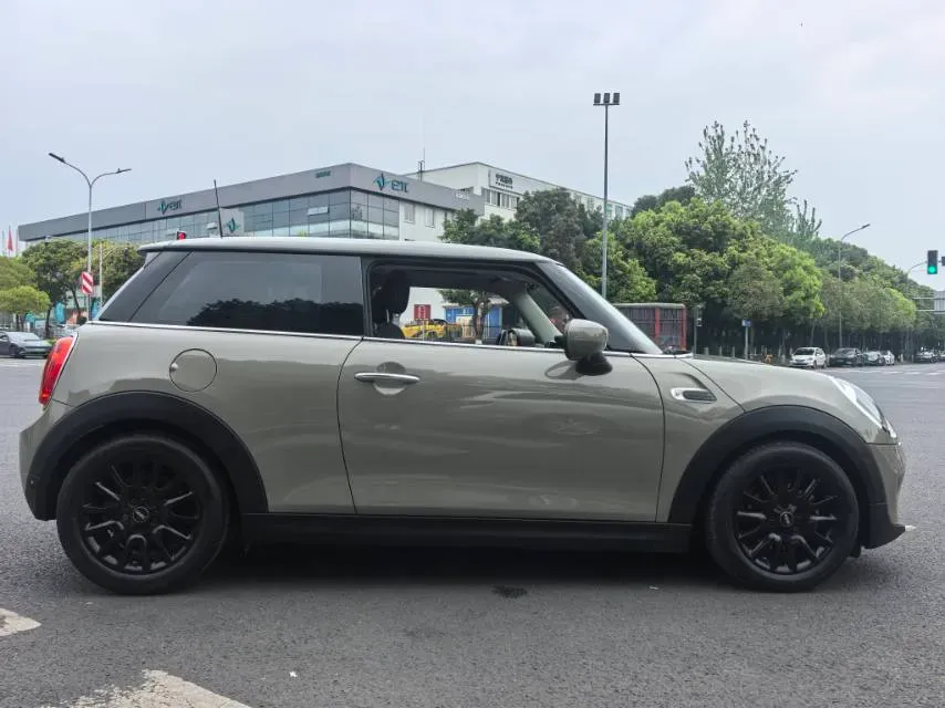 2020 MINI MINI 1.5T 102HP L3 7DCT,autocango,china used car exporter,china ev exporter,chinese used car exporter,chinese used ev exporter