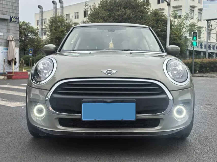 2020 MINI MINI 1.5T 102HP L3 7DCT,autocango,china used car exporter,china ev exporter,chinese used car exporter,chinese used ev exporter