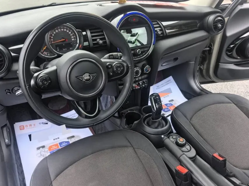 2020 MINI MINI 1.5T 102HP L3 7DCT,autocango,china used car exporter,china ev exporter,chinese used car exporter,chinese used ev exporter