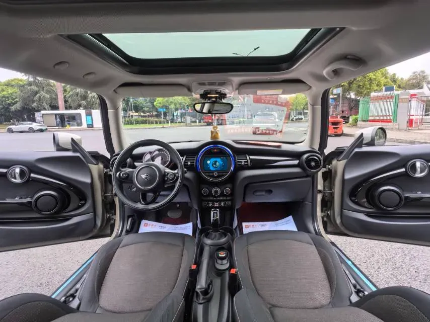 2020 MINI MINI 1.5T 102HP L3 7DCT,autocango,china used car exporter,china ev exporter,chinese used car exporter,chinese used ev exporter