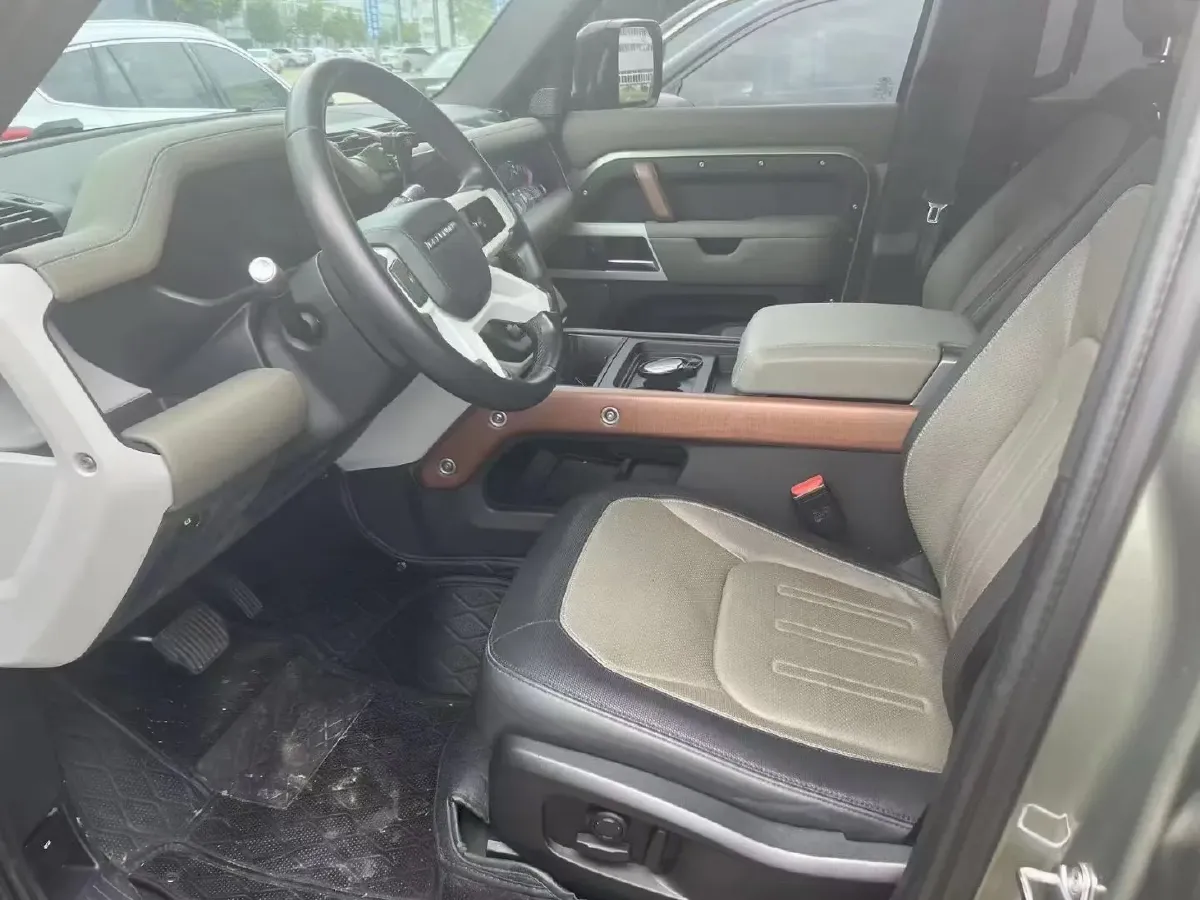 2023 Land Rover Defender 3.0T 400HP L6 8AT,autocango,china used car exporter,china ev exporter,chinese used car exporter,chinese used ev exporter