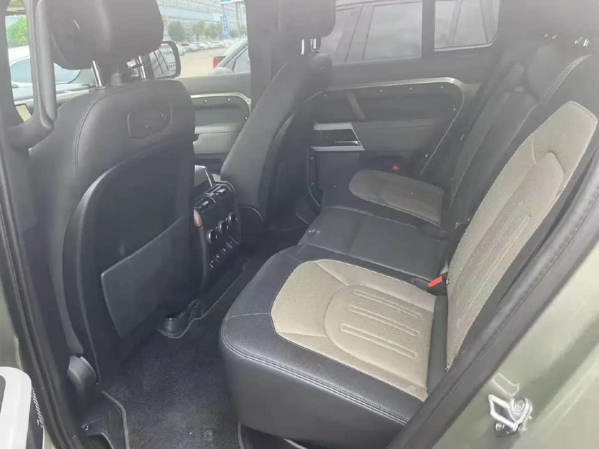 2023 Land Rover Defender 3.0T 400HP L6 8AT,autocango,china used car exporter,china ev exporter,chinese used car exporter,chinese used ev exporter