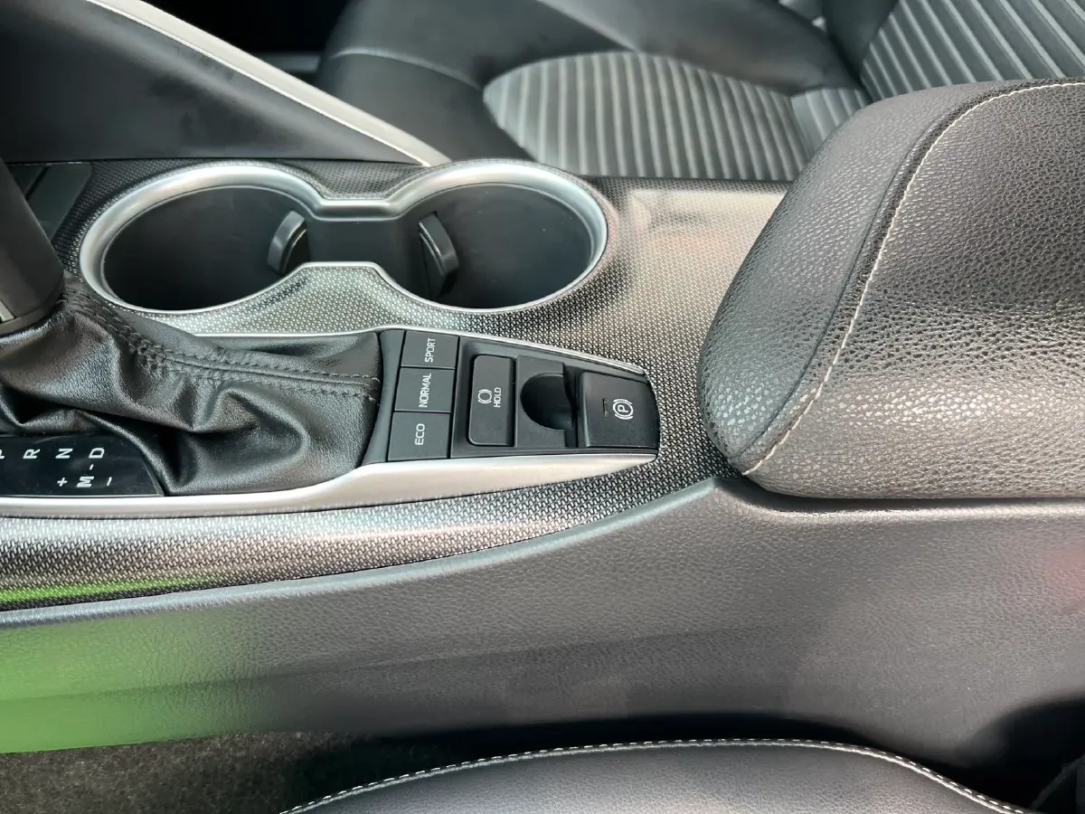 2022 Toyota Camry 2.0L 178HP L4 CVT,autocango,china used car exporter,china ev exporter,chinese used car exporter,chinese used ev exporter