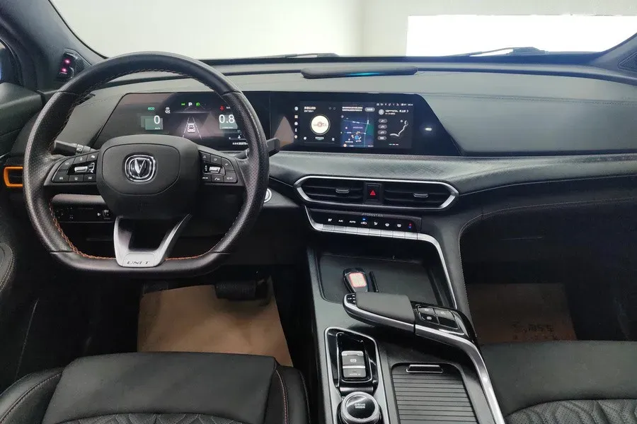 2022 ChangAn UNI-T 1.5T 188HP L4 7DCT,autocango,china used car exporter,china ev exporter,chinese used car exporter,chinese used ev exporter