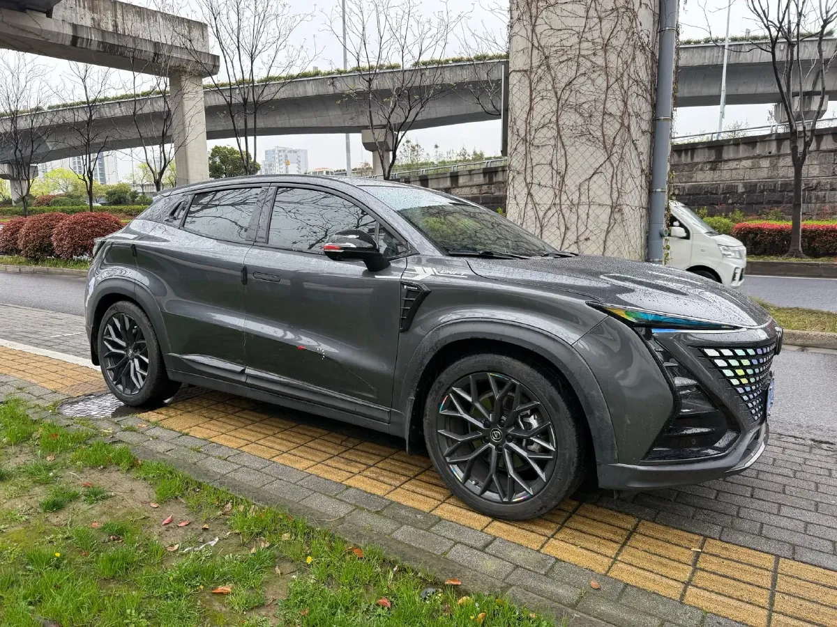 2022 ChangAn UNI-T 2.0T 233HP L4 8AT,autocango,china used car exporter,china ev exporter,chinese used car exporter,chinese used ev exporter