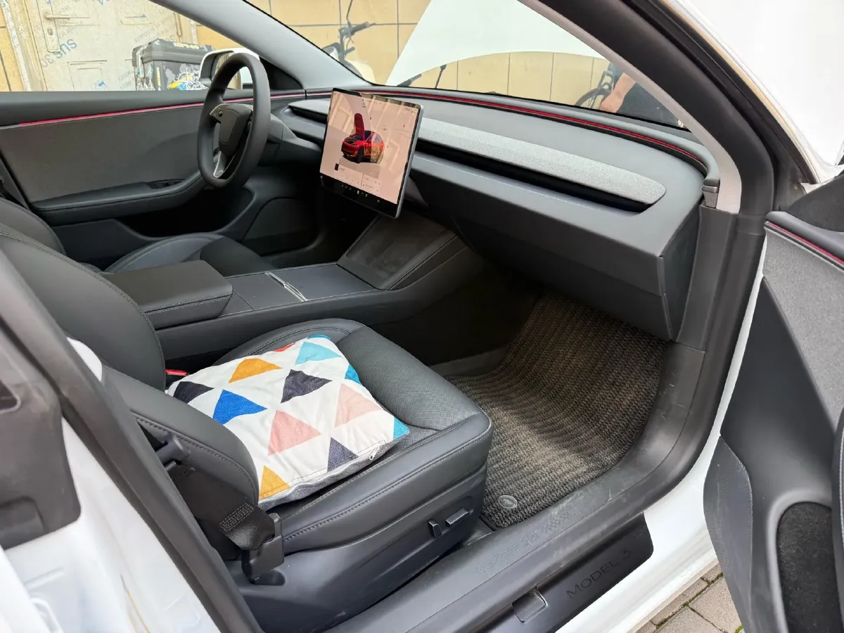 2025 Tesla Model 3 BEV 62.5KWH,autocango,china used car exporter,china ev exporter,chinese used car exporter,chinese used ev exporter