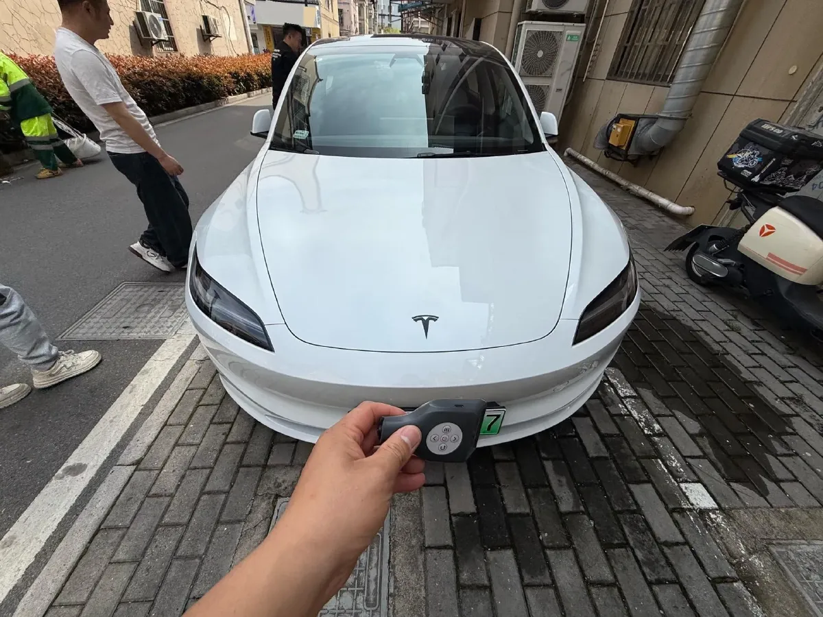 2025 Tesla Model 3 BEV 62.5KWH,autocango,china used car exporter,china ev exporter,chinese used car exporter,chinese used ev exporter