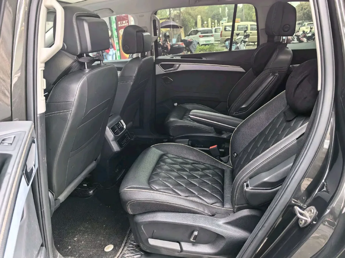 2022 Volkswagen Talagon 2.0T 220HP L4 7DCT,autocango,china used car exporter,china ev exporter,chinese used car exporter,chinese used ev exporter