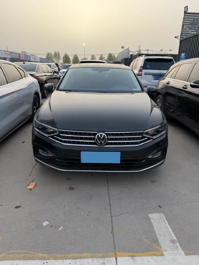 2023 Volkswagen Magotan 2.0T 186HP L4 7DCT,autocango,china used car exporter,china ev exporter,chinese used car exporter,chinese used ev exporter