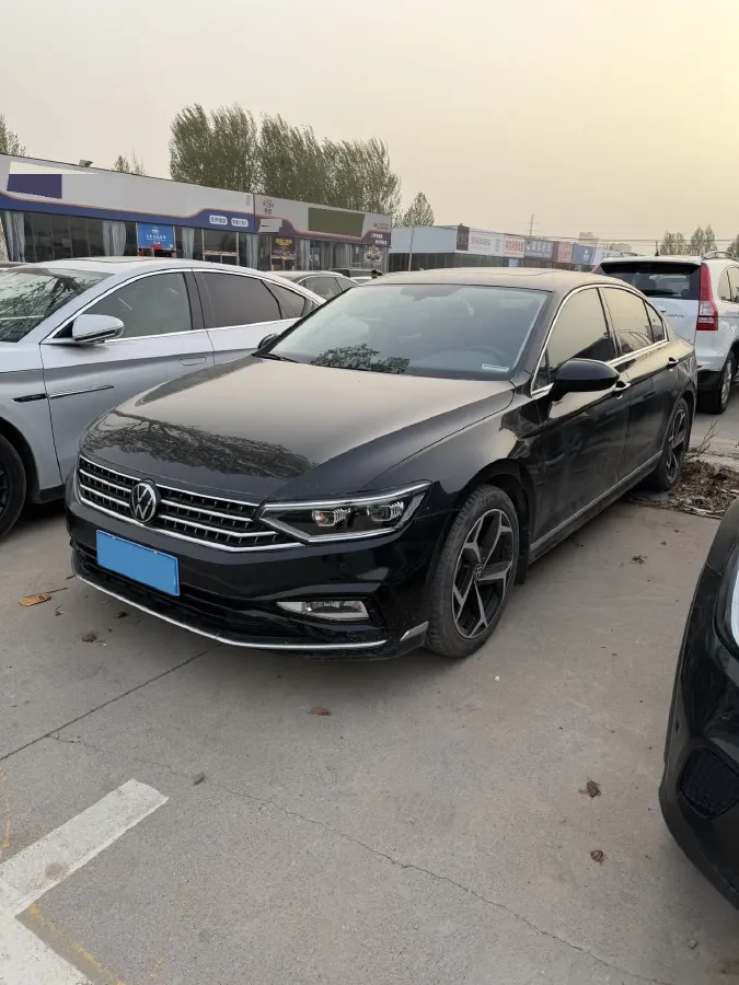 2023 Volkswagen Magotan 2.0T 186HP L4 7DCT,autocango,china used car exporter,china ev exporter,chinese used car exporter,chinese used ev exporter