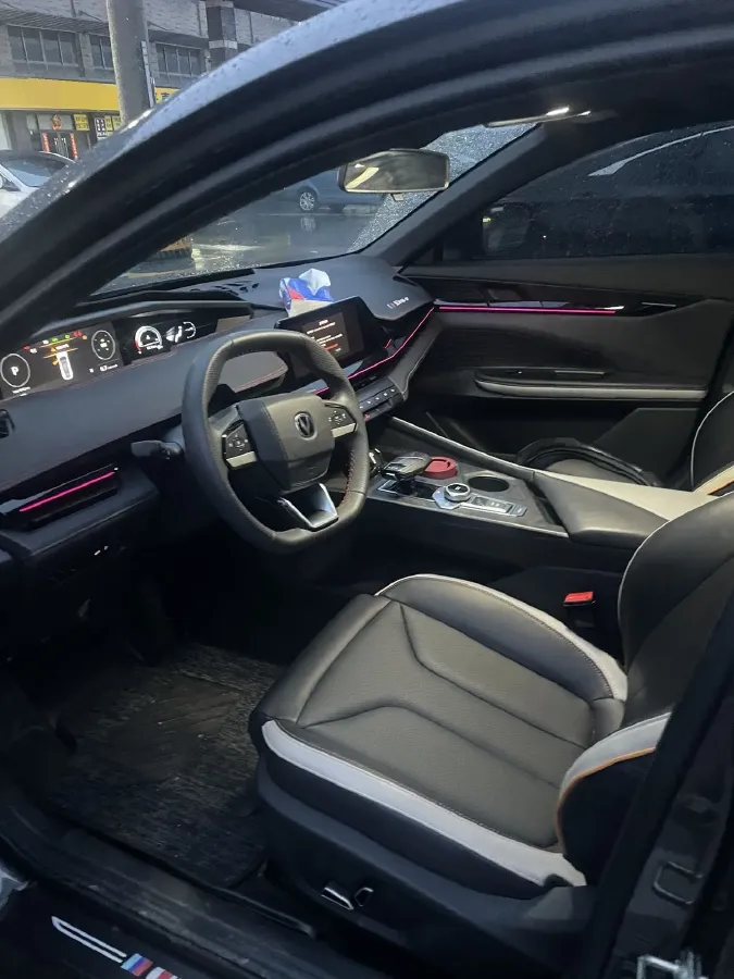 2023 ChangAn UNI-V 1.5T 188HP L4 7DCT,autocango,china used car exporter,china ev exporter,chinese used car exporter,chinese used ev exporter