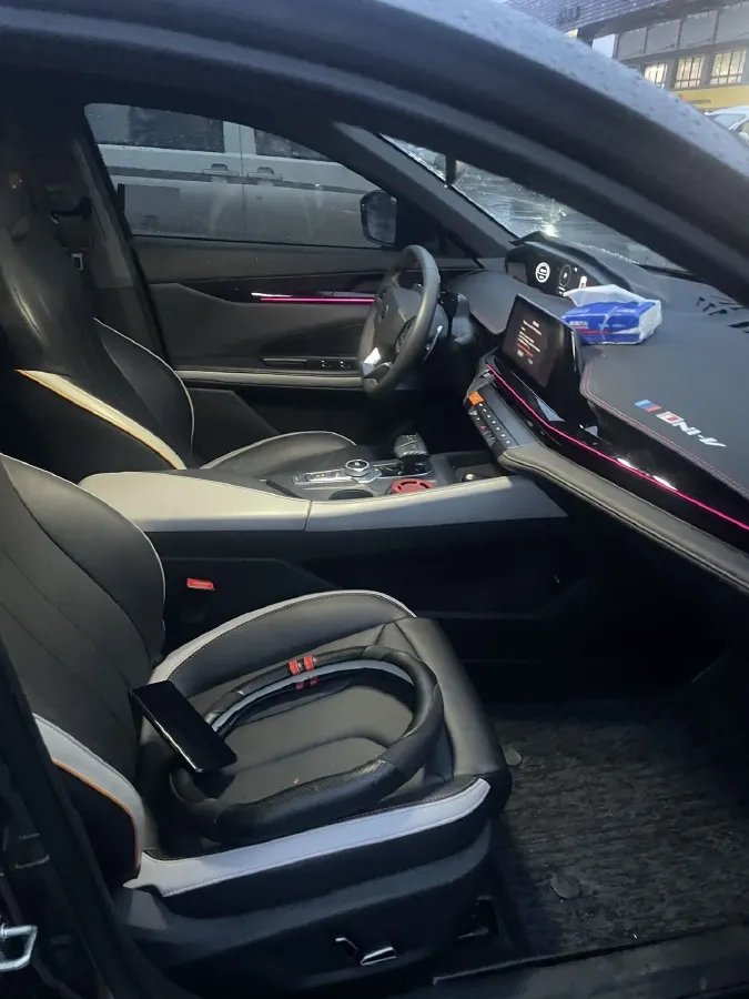 2023 ChangAn UNI-V 1.5T 188HP L4 7DCT,autocango,china used car exporter,china ev exporter,chinese used car exporter,chinese used ev exporter