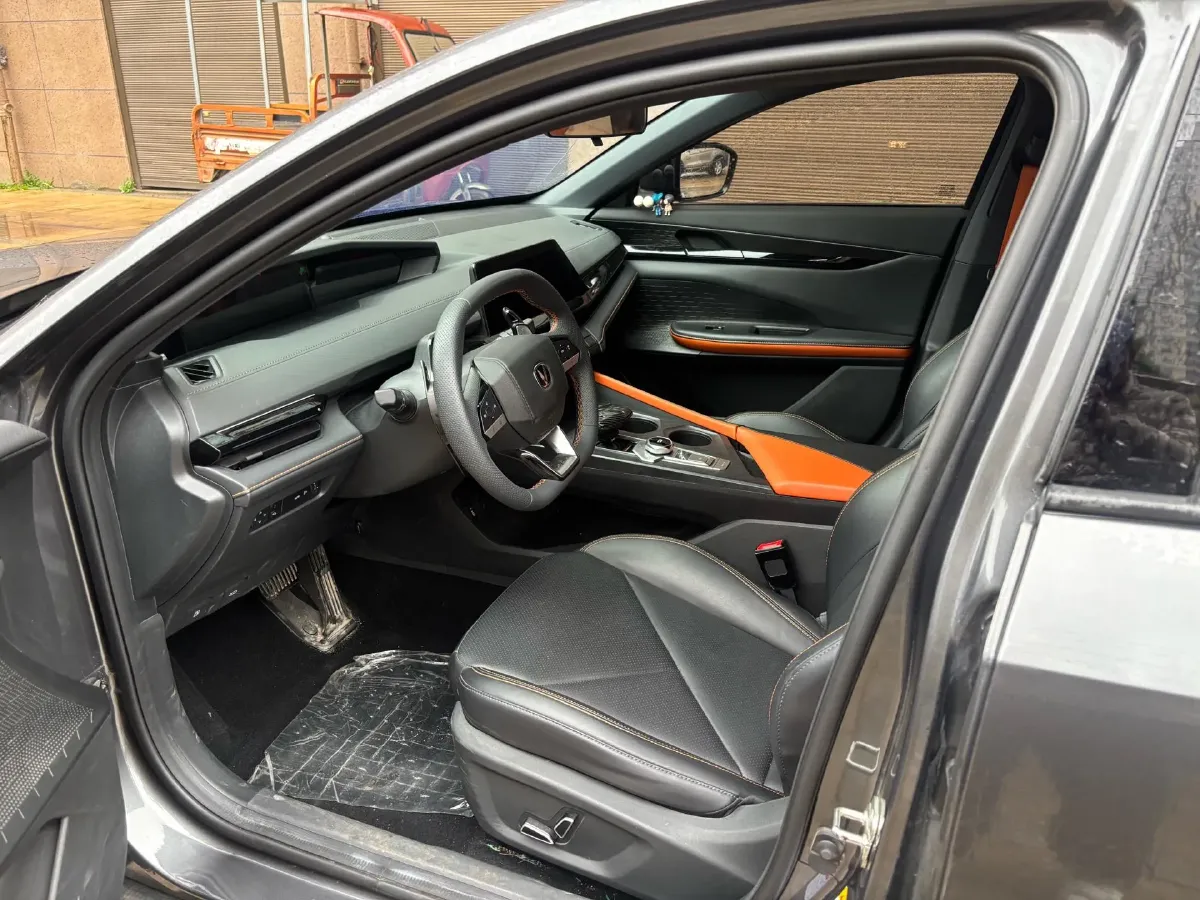 2022 ChangAn UNI-V 1.5T 188HP L4 7DCT,autocango,china used car exporter,china ev exporter,chinese used car exporter,chinese used ev exporter