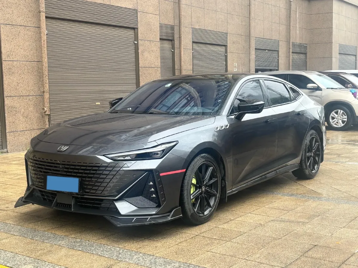 2022 ChangAn UNI-V 1.5T 188HP L4 7DCT,autocango,china used car exporter,china ev exporter,chinese used car exporter,chinese used ev exporter