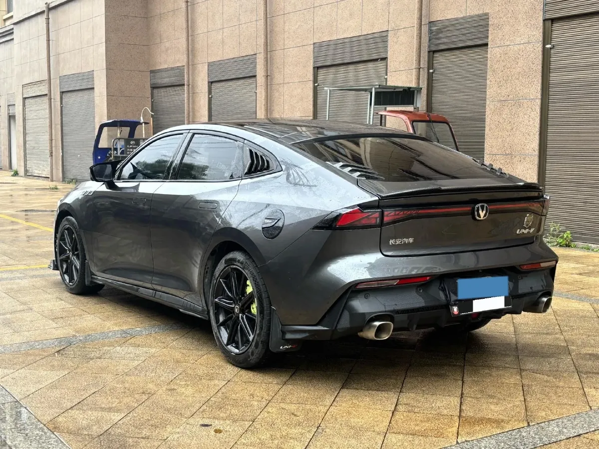 2022 ChangAn UNI-V 1.5T 188HP L4 7DCT,autocango,china used car exporter,china ev exporter,chinese used car exporter,chinese used ev exporter