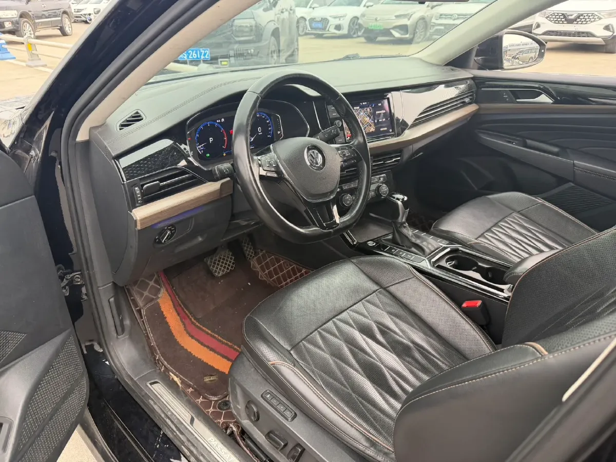 2019 Volvo V40 1.5T 152HP L4 6AT,autocango,china used car exporter,china ev exporter,chinese used car exporter,chinese used ev exporter