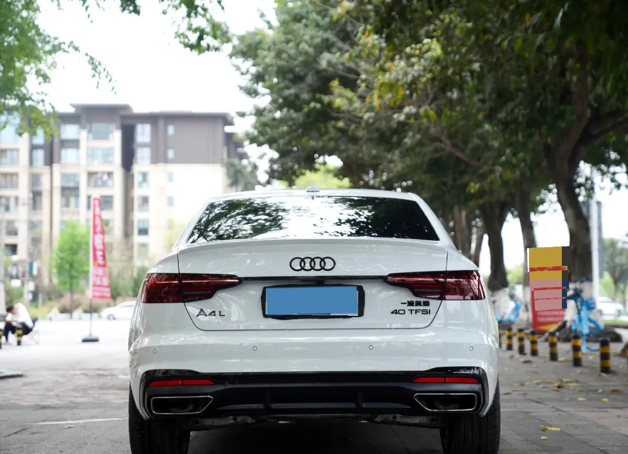 2025 Audi A4L 2.0T 190HP L4 7DCT,autocango,china used car exporter,china ev exporter,chinese used car exporter,chinese used ev exporter