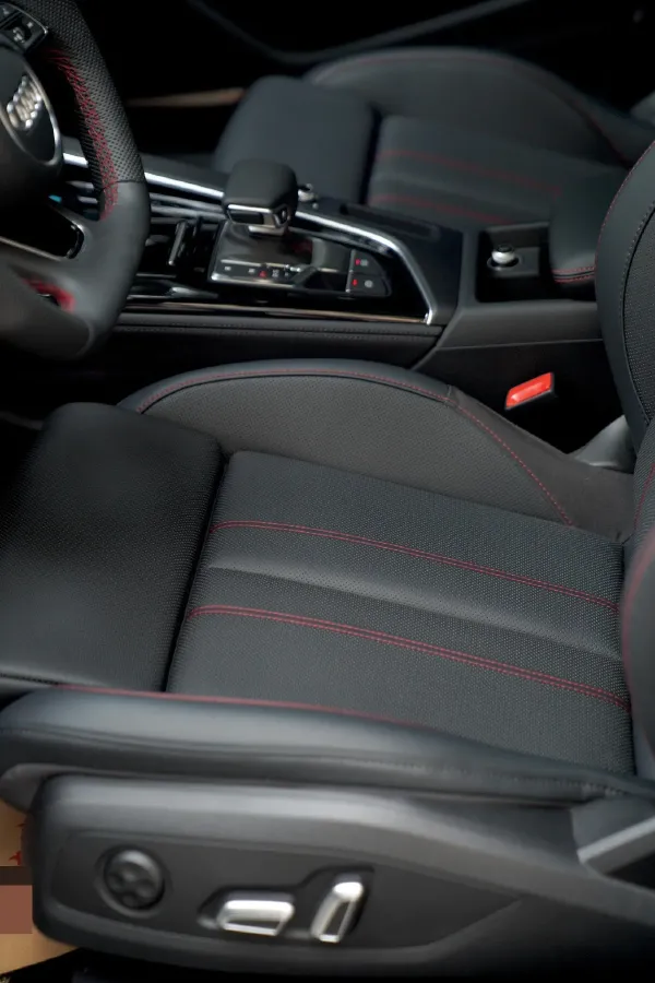 2025 Audi A4L 2.0T 190HP L4 7DCT,autocango,china used car exporter,china ev exporter,chinese used car exporter,chinese used ev exporter