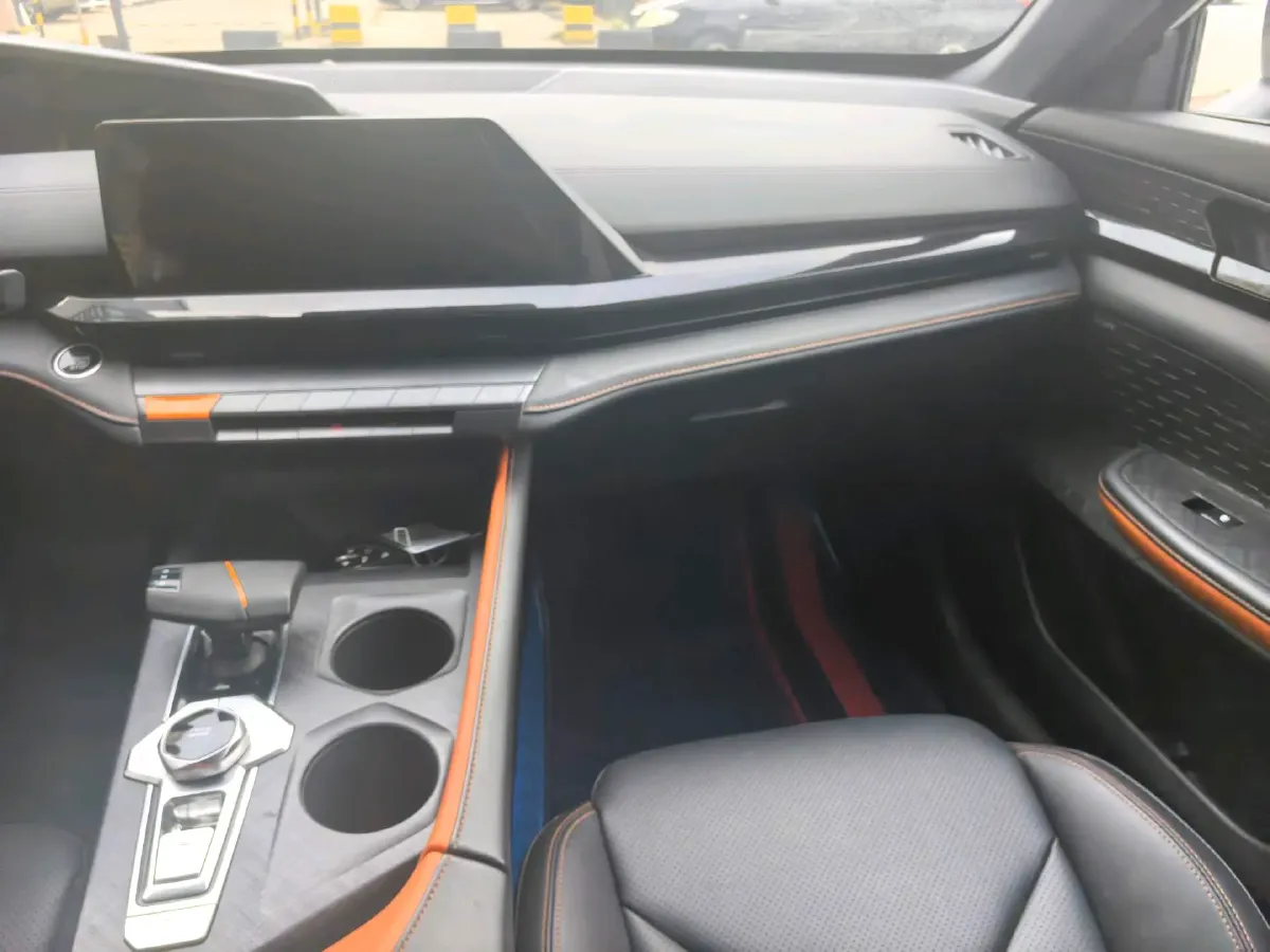 2022 ChangAn UNI-V 1.5T 188HP L4 7DCT,autocango,china used car exporter,china ev exporter,chinese used car exporter,chinese used ev exporter