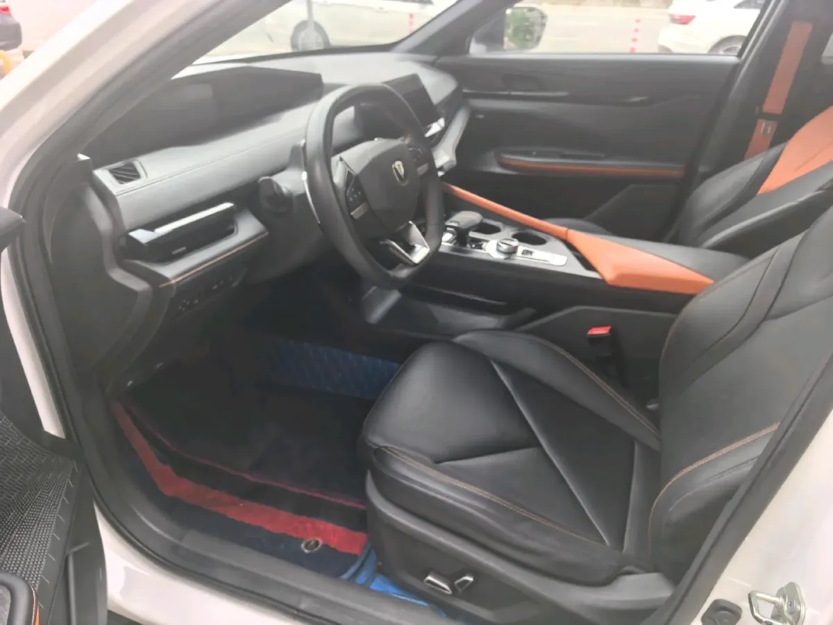 2022 ChangAn UNI-V 1.5T 188HP L4 7DCT,autocango,china used car exporter,china ev exporter,chinese used car exporter,chinese used ev exporter