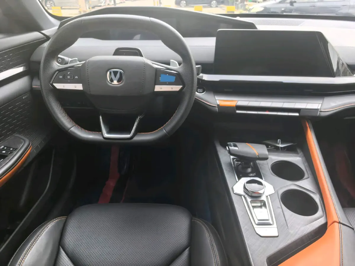 2022 ChangAn UNI-V 1.5T 188HP L4 7DCT,autocango,china used car exporter,china ev exporter,chinese used car exporter,chinese used ev exporter