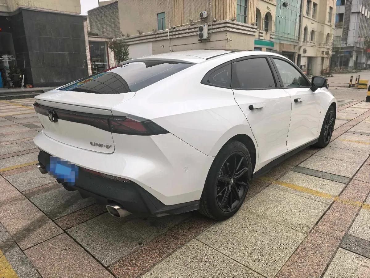 2022 ChangAn UNI-V 1.5T 188HP L4 7DCT,autocango,china used car exporter,china ev exporter,chinese used car exporter,chinese used ev exporter
