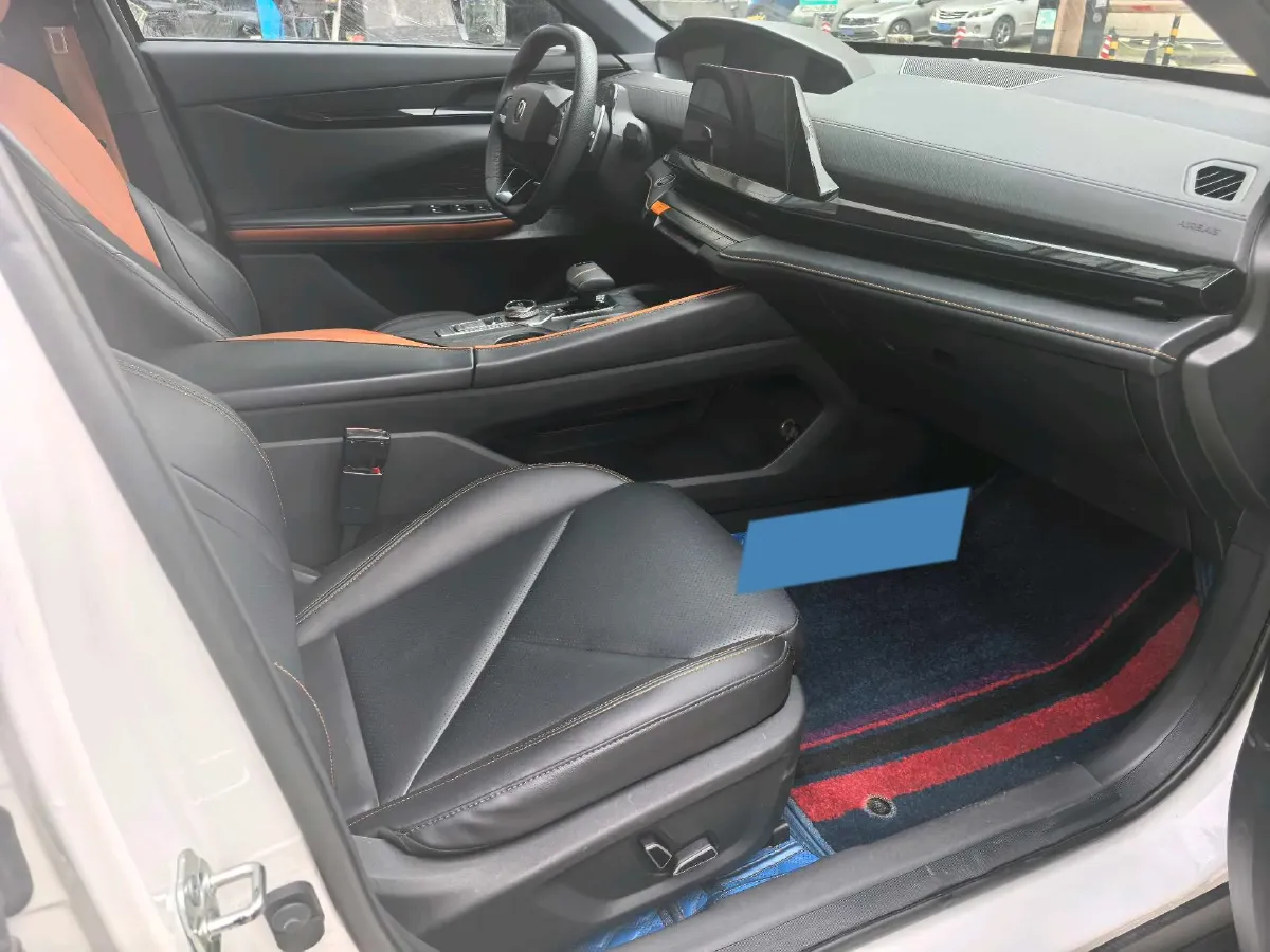 2022 ChangAn UNI-V 1.5T 188HP L4 7DCT,autocango,china used car exporter,china ev exporter,chinese used car exporter,chinese used ev exporter