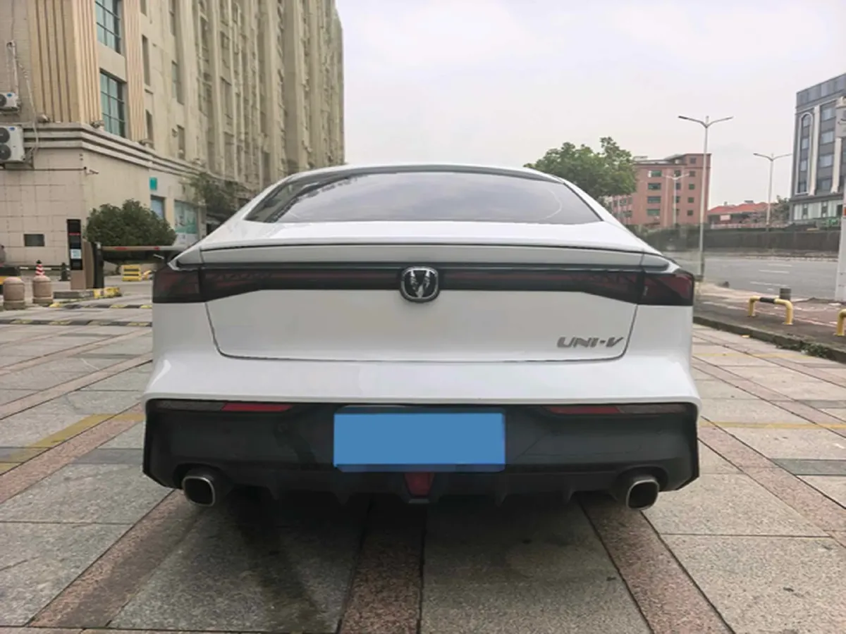 2022 ChangAn UNI-V 1.5T 188HP L4 7DCT,autocango,china used car exporter,china ev exporter,chinese used car exporter,chinese used ev exporter