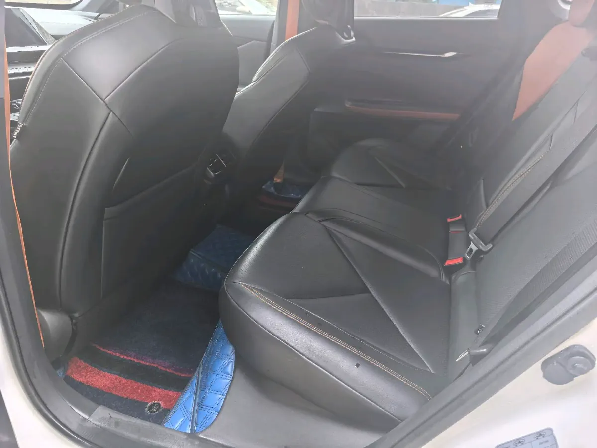 2022 ChangAn UNI-V 1.5T 188HP L4 7DCT,autocango,china used car exporter,china ev exporter,chinese used car exporter,chinese used ev exporter