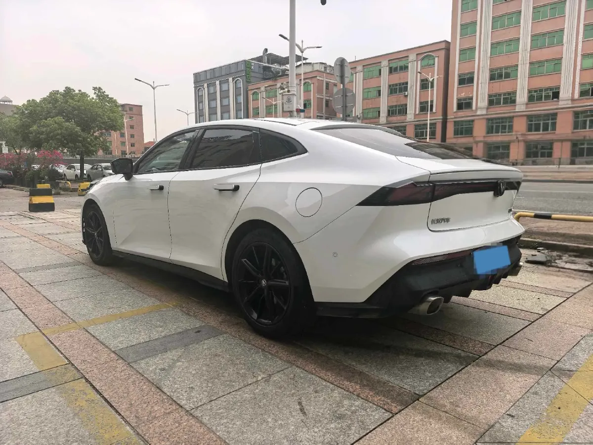 2022 ChangAn UNI-V 1.5T 188HP L4 7DCT,autocango,china used car exporter,china ev exporter,chinese used car exporter,chinese used ev exporter