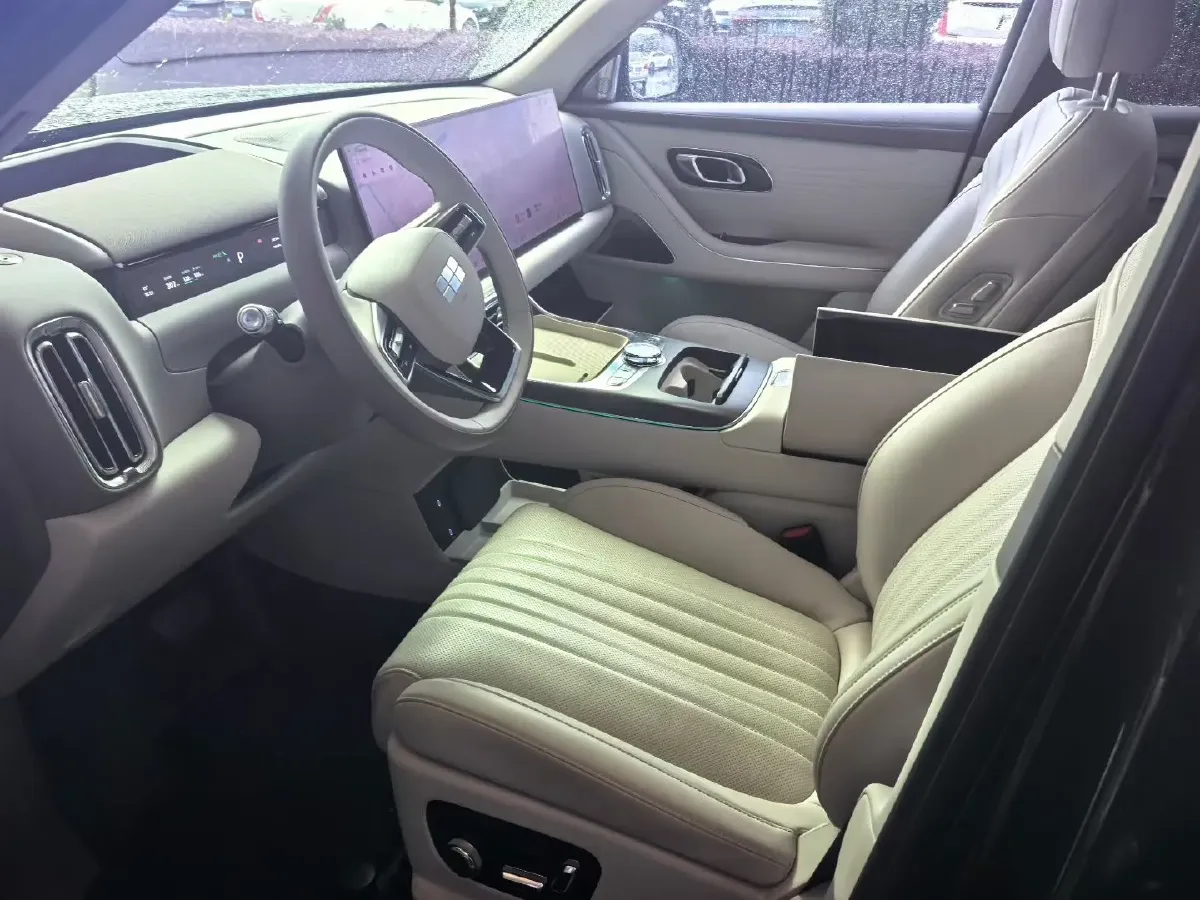 2025 Volkswagen Tiguan L 2.0T 220HP L4 7DCT,autocango,china used car exporter,china ev exporter,chinese used car exporter,chinese used ev exporter