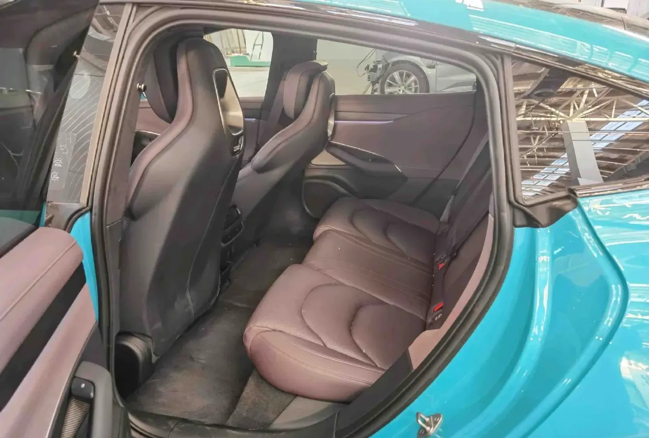 2024 MI SU7 BEV 101KWH,autocango,china used car exporter,china ev exporter,chinese used car exporter,chinese used ev exporter