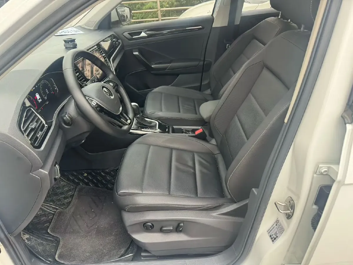 2022 Volkswagen T-Roc 1.4T 150HP L4 7DCT,autocango,china used car exporter,china ev exporter,chinese used car exporter,chinese used ev exporter