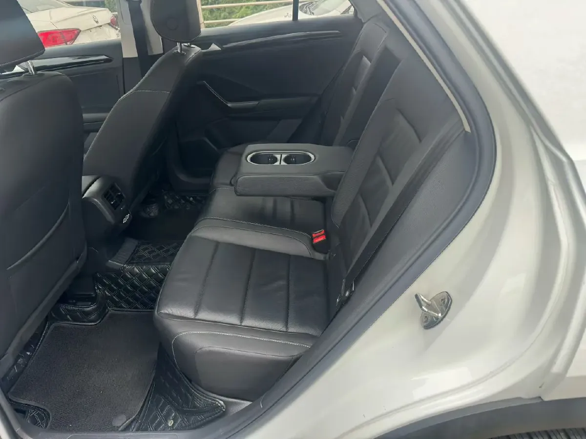 2022 Volkswagen T-Roc 1.4T 150HP L4 7DCT,autocango,china used car exporter,china ev exporter,chinese used car exporter,chinese used ev exporter