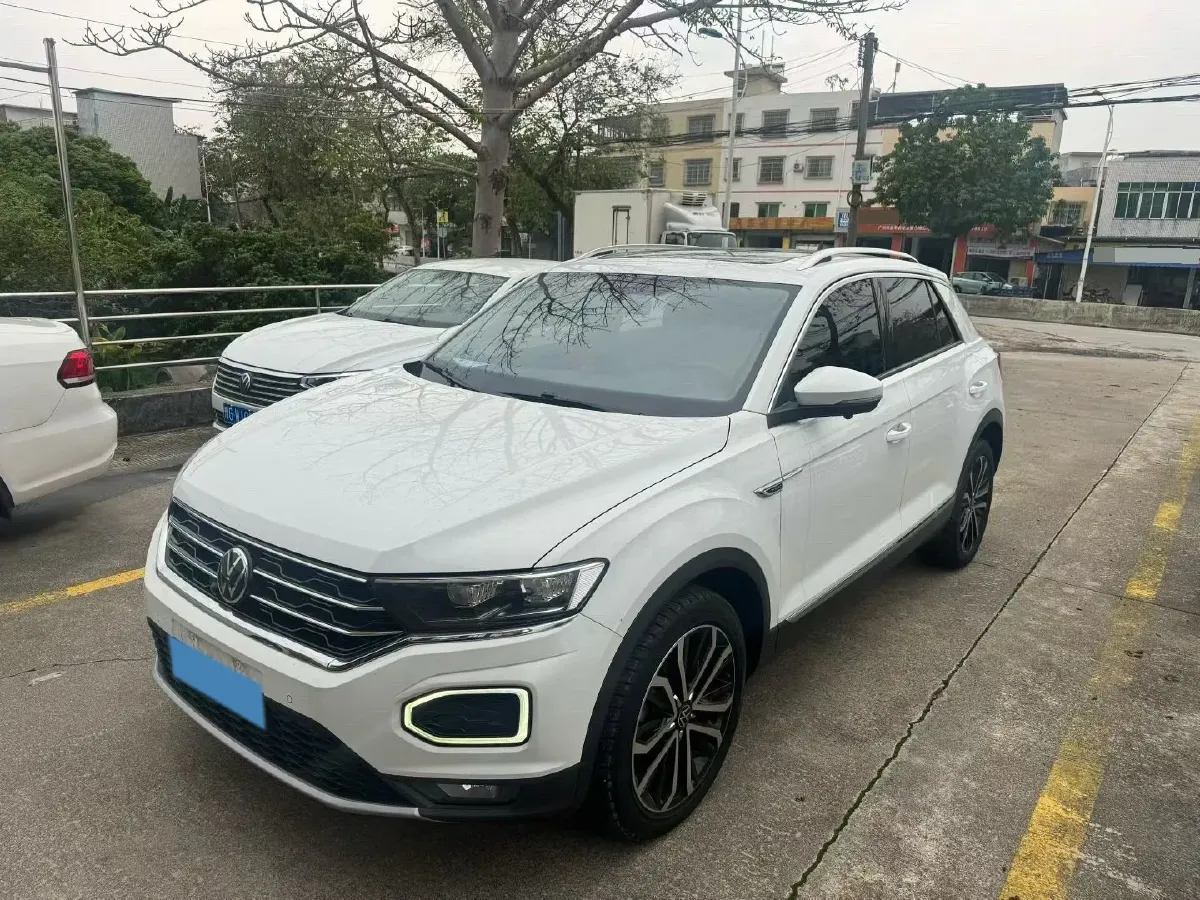 2022 Volkswagen T-Roc 1.4T 150HP L4 7DCT,autocango,china used car exporter,china ev exporter,chinese used car exporter,chinese used ev exporter