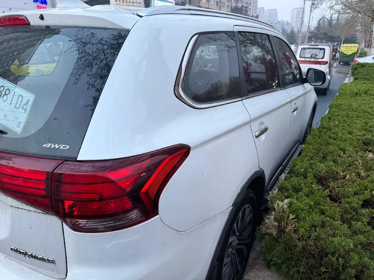 2018 Mitsubishi Outlander 2.4L 192HP L4 CVT,autocango,china used car exporter,china ev exporter,chinese used car exporter,chinese used ev exporter
