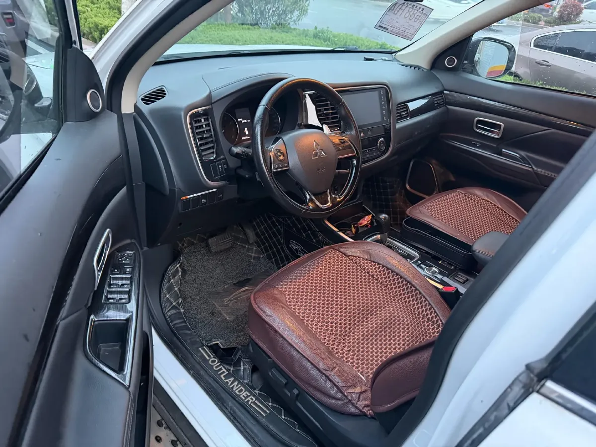 2018 Mitsubishi Outlander 2.4L 192HP L4 CVT,autocango,china used car exporter,china ev exporter,chinese used car exporter,chinese used ev exporter