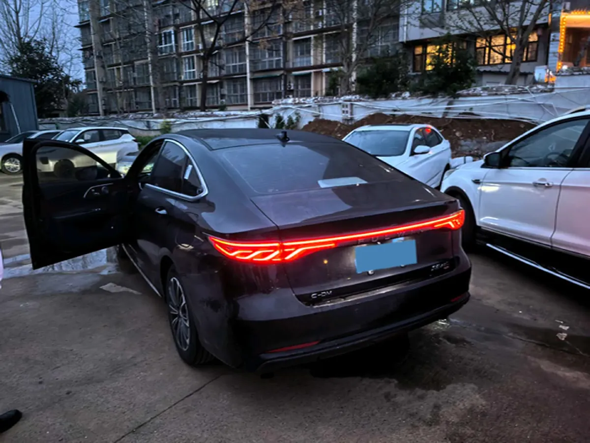 2025 Fulwin FulwinA8L 1.5T 156HP L4 1DHT PHEV 18.67KWH,autocango,china used car exporter,china ev exporter,chinese used car exporter,chinese used ev exporter