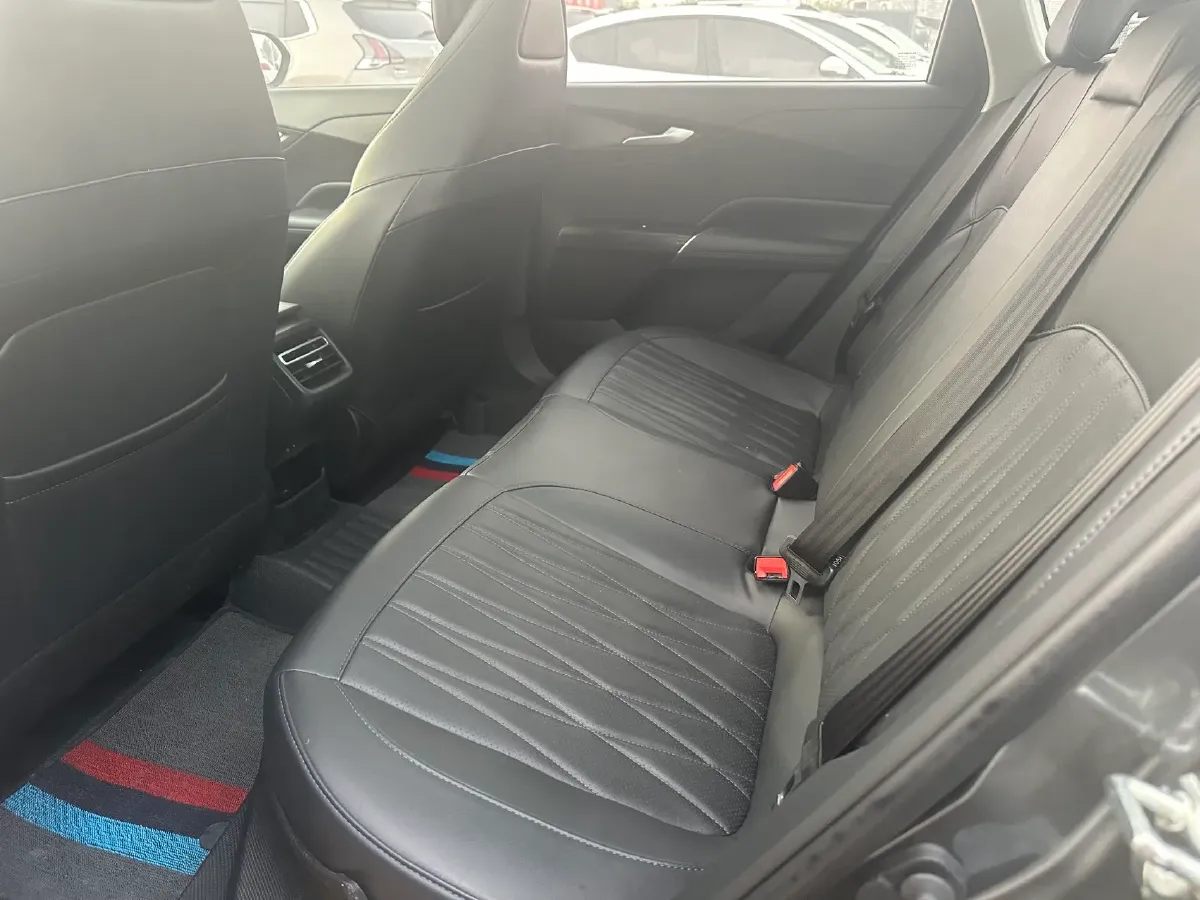 2023 ChangAn Oshan Z6 1.5T 188HP L4 7DCT,autocango,china used car exporter,china ev exporter,chinese used car exporter,chinese used ev exporter