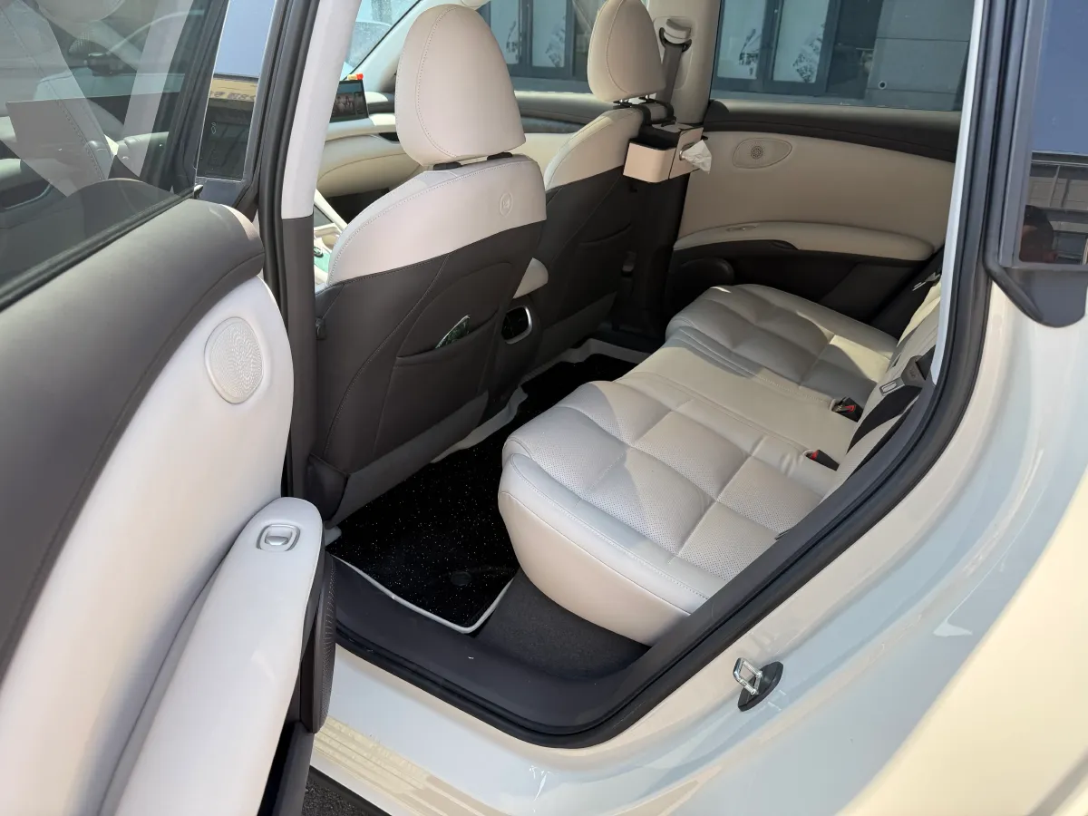 2023 IM LS6 BEV 71KWH,autocango,china used car exporter,china ev exporter,chinese used car exporter,chinese used ev exporter