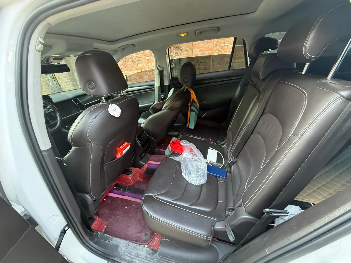 2019 Skoda Superb 2.0T 220HP L4 7DCT,autocango,china used car exporter,china ev exporter,chinese used car exporter,chinese used ev exporter