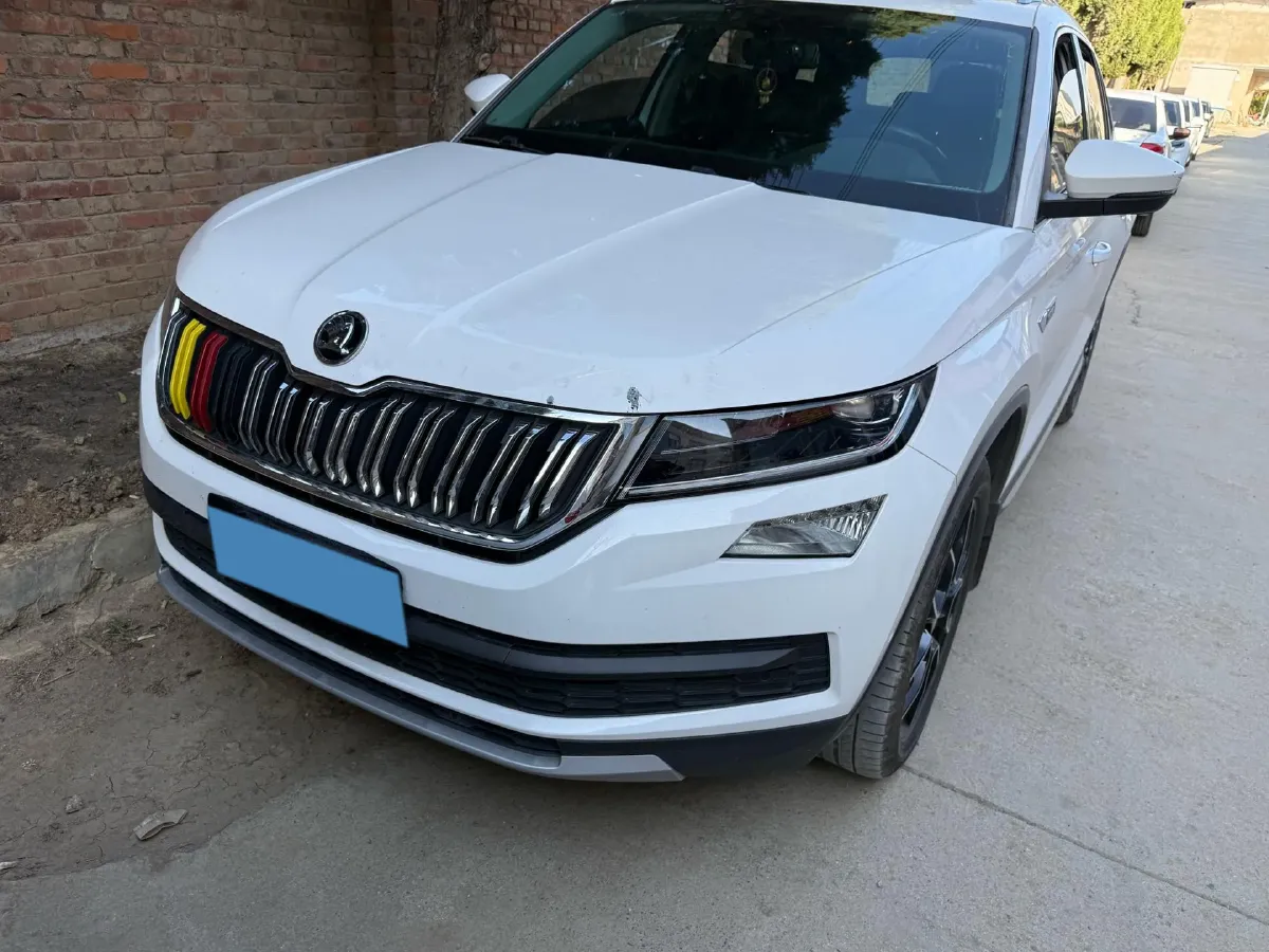 2019 Skoda Superb 2.0T 220HP L4 7DCT,autocango,china used car exporter,china ev exporter,chinese used car exporter,chinese used ev exporter