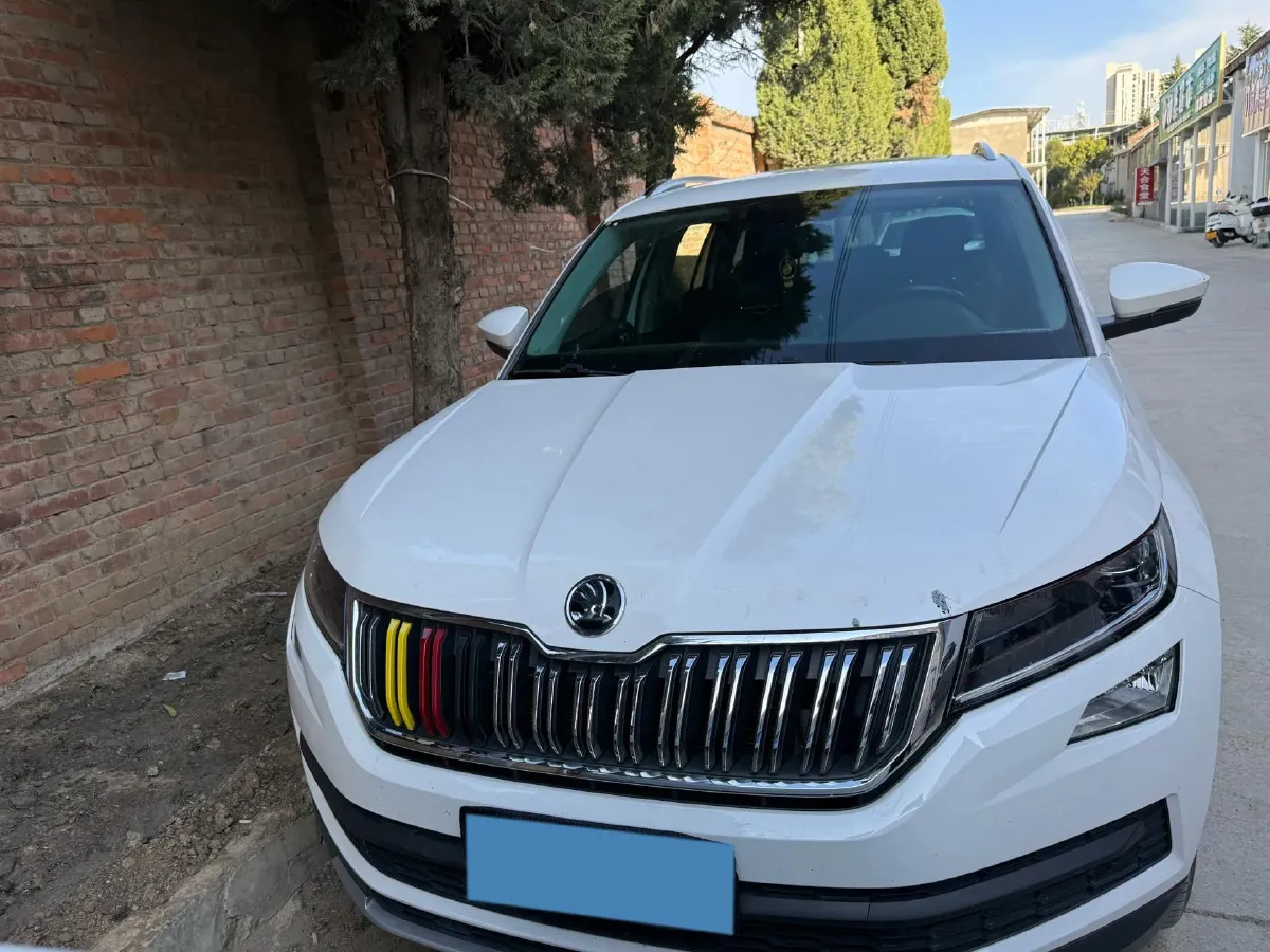 2019 Skoda Superb 2.0T 220HP L4 7DCT,autocango,china used car exporter,china ev exporter,chinese used car exporter,chinese used ev exporter
