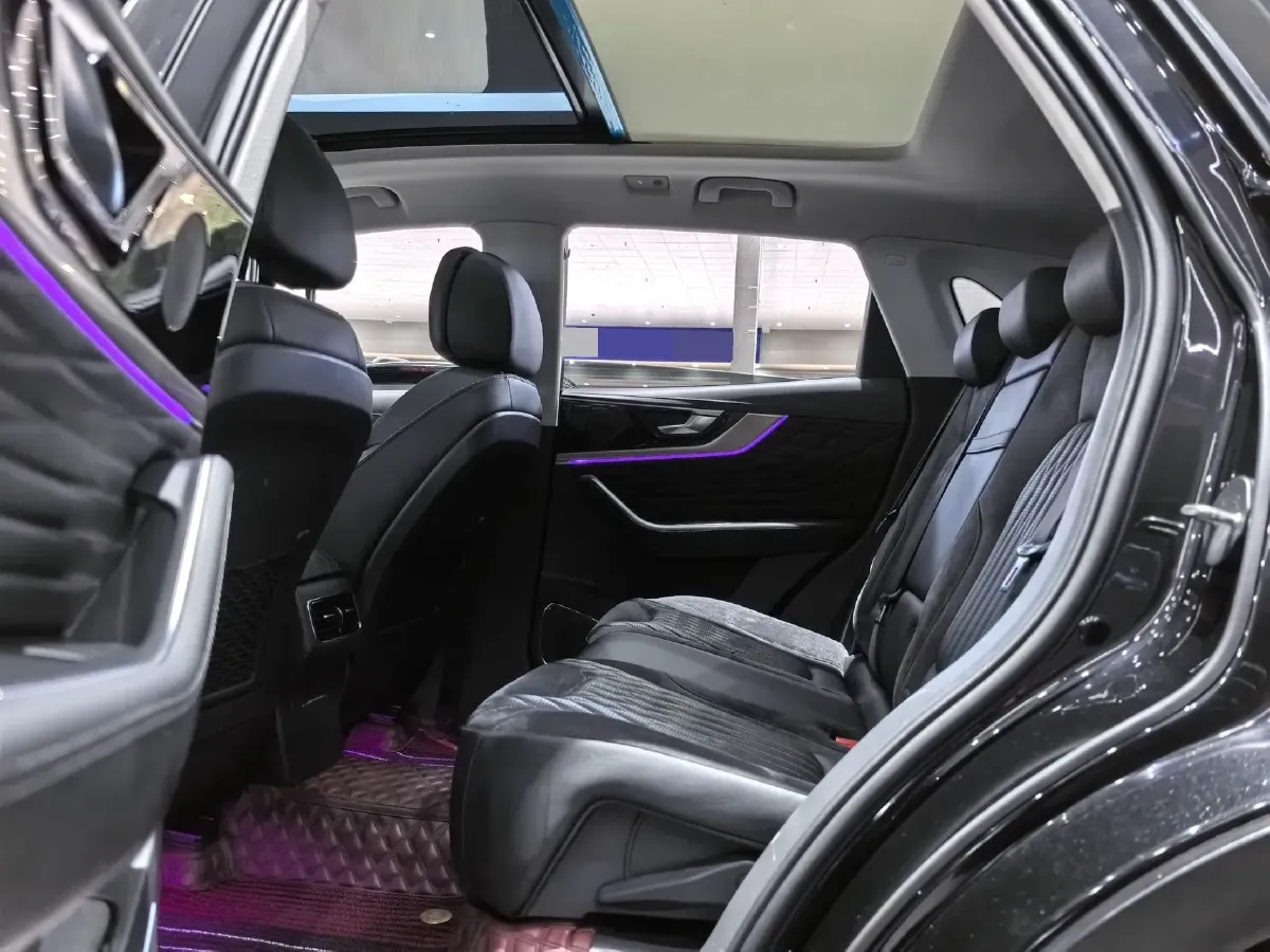 2022 HongQi HS5 2.0T 224HP L4 6AT,autocango,china used car exporter,china ev exporter,chinese used car exporter,chinese used ev exporter