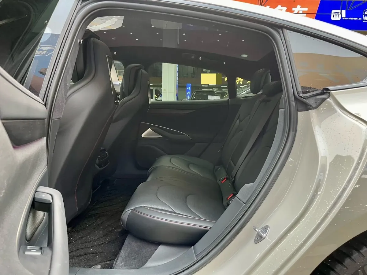 2024 MI SU7 BEV 101KWH,autocango,china used car exporter,china ev exporter,chinese used car exporter,chinese used ev exporter