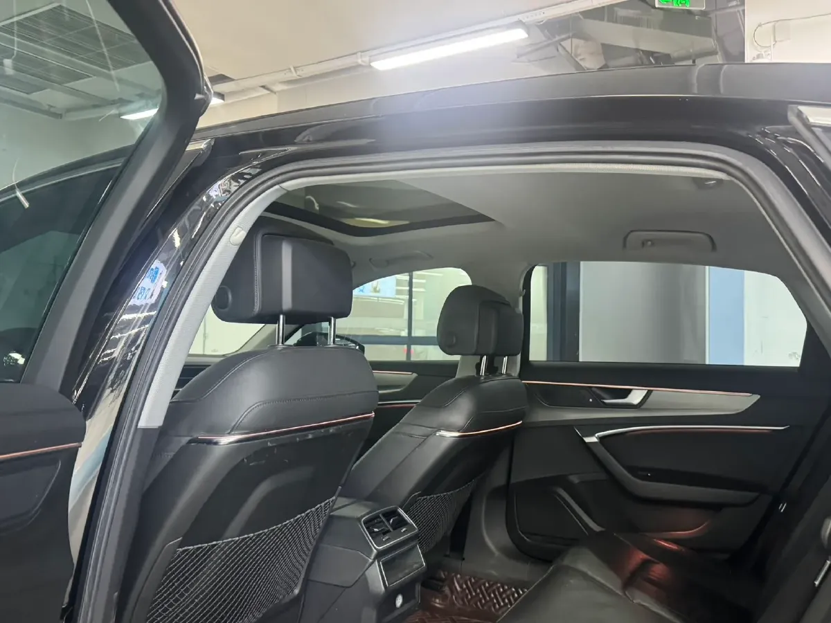 2020 Audi A6L 2.0T 190HP L4 7DCT,autocango,china used car exporter,china ev exporter,chinese used car exporter,chinese used ev exporter